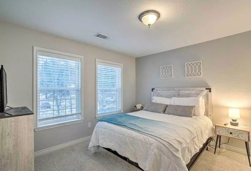 Klamath Falls Home W/ Resort Amenities!