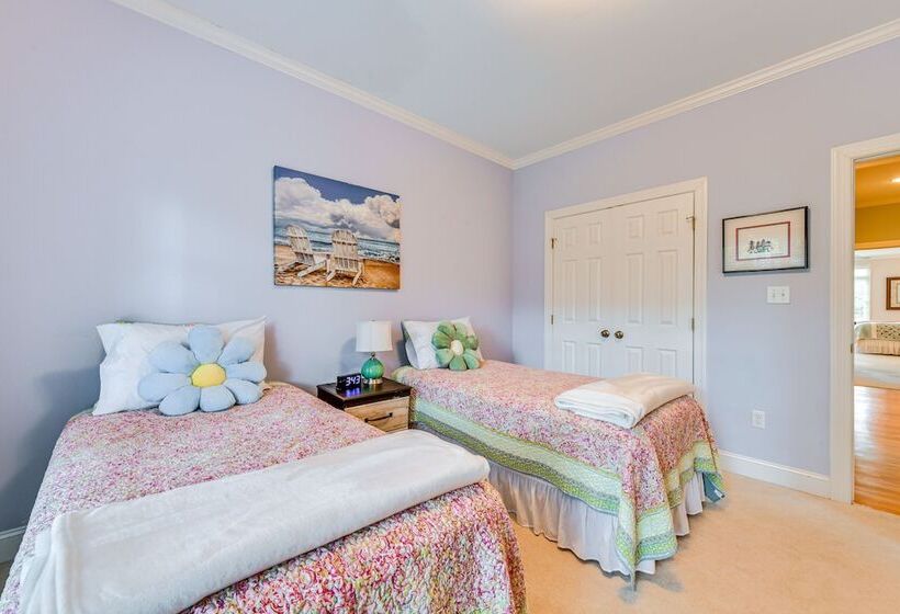 Lake Norman Waterfront Escape W/ Pool & Dock!