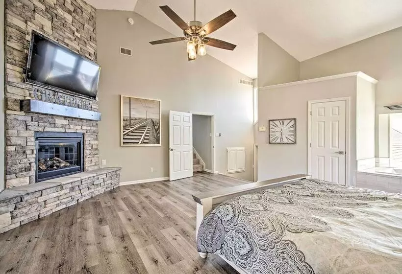 Boat Dock + Scenic Decks: Lake Of The Ozarks Gem