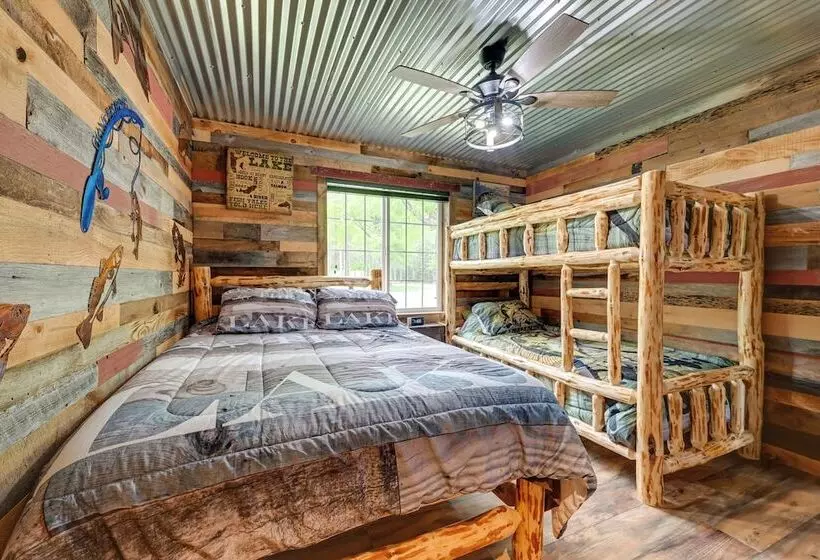 Lakeside Cabin W/ Fire Pit: Near Pine Point Park!