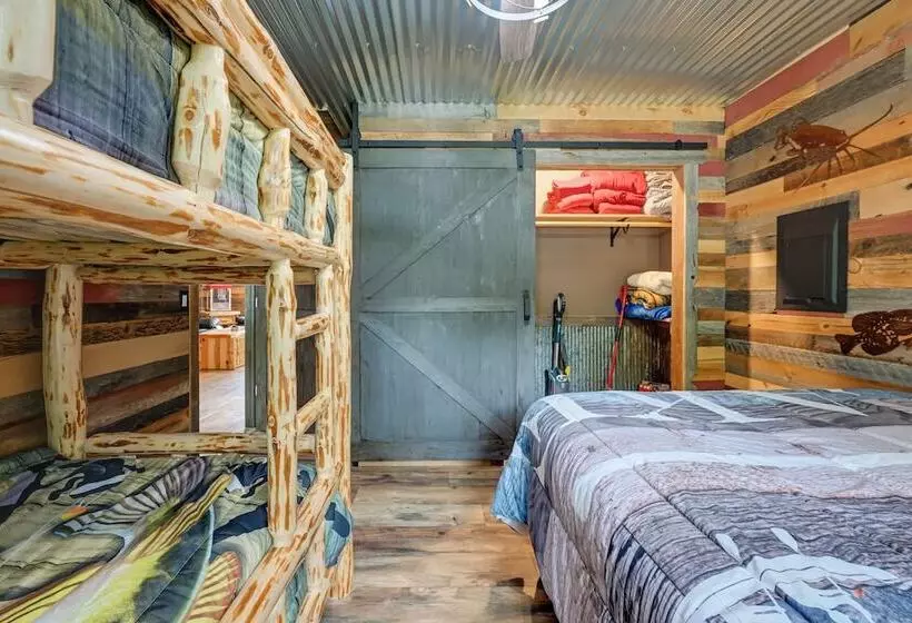 Lakeside Cabin W/ Fire Pit: Near Pine Point Park!