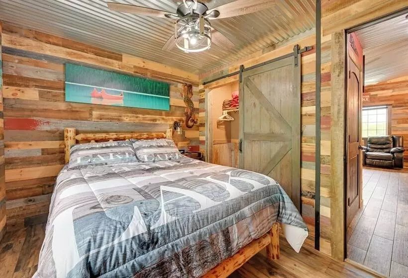 Lakeside Cabin W/ Fire Pit: Near Pine Point Park!