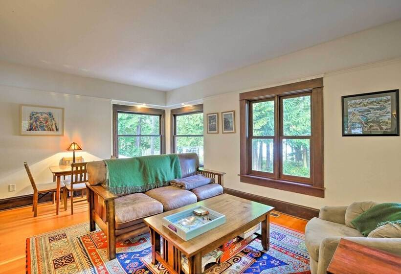 Lopez Island Hideaway W/ Coastal Views + Deck!