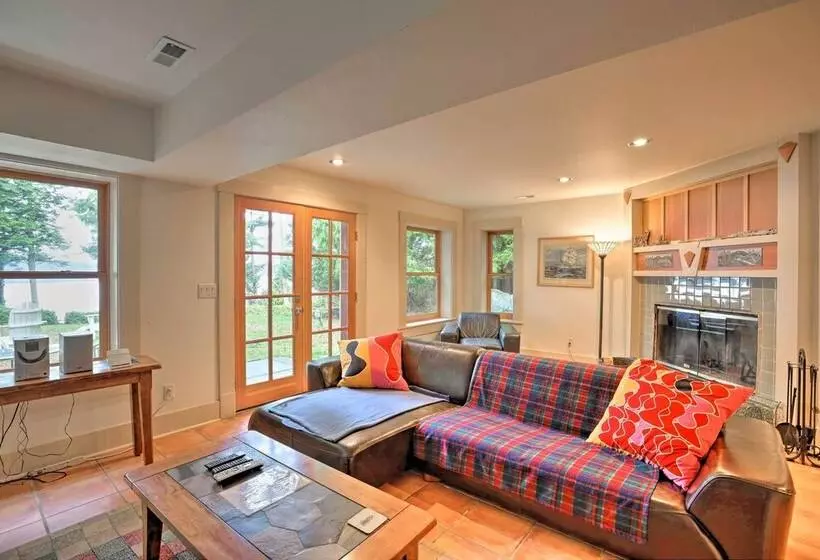 Lopez Island Hideaway W/ Coastal Views + Deck!