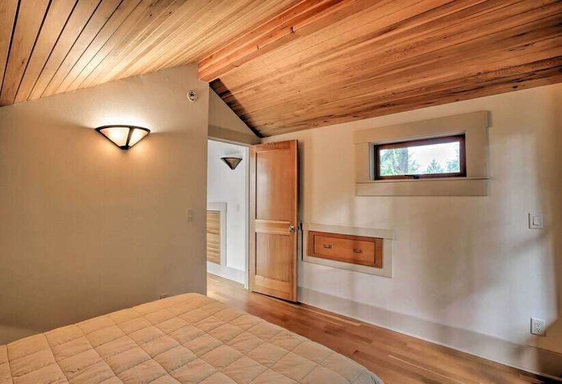 Lopez Island Hideaway W/ Coastal Views + Deck!