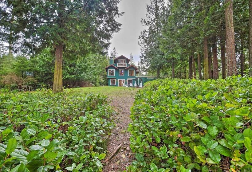 Lopez Island Hideaway W/ Coastal Views + Deck!