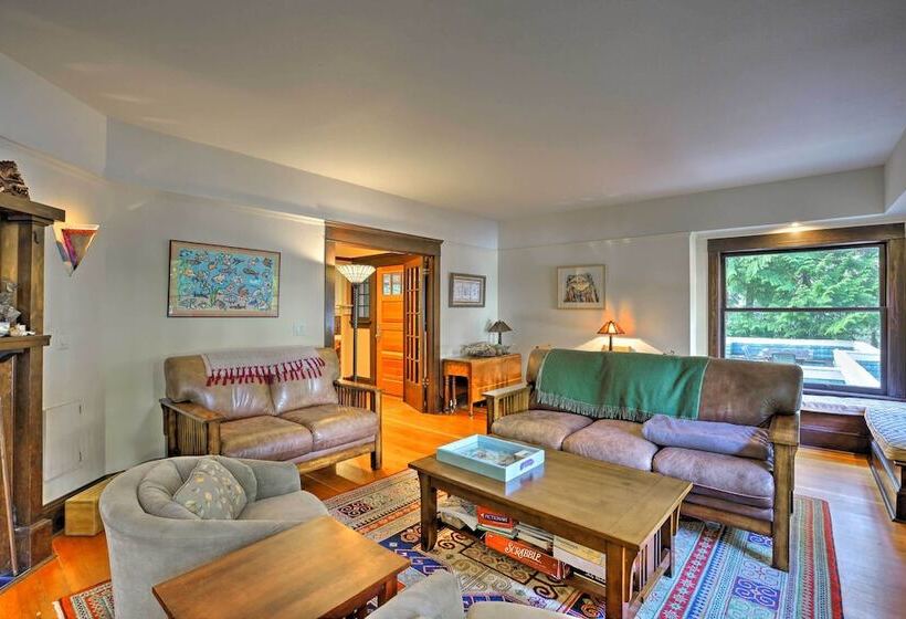 Lopez Island Hideaway W/ Coastal Views + Deck!