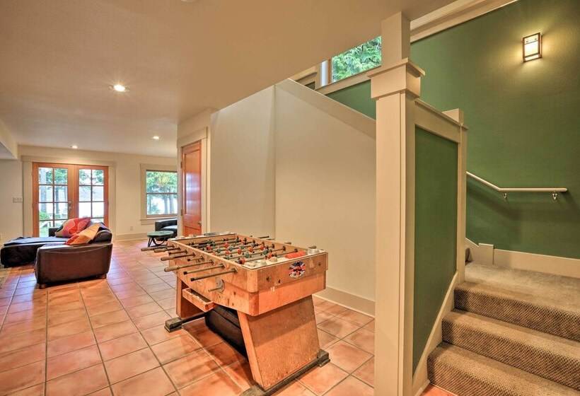 Lopez Island Hideaway W/ Coastal Views + Deck!