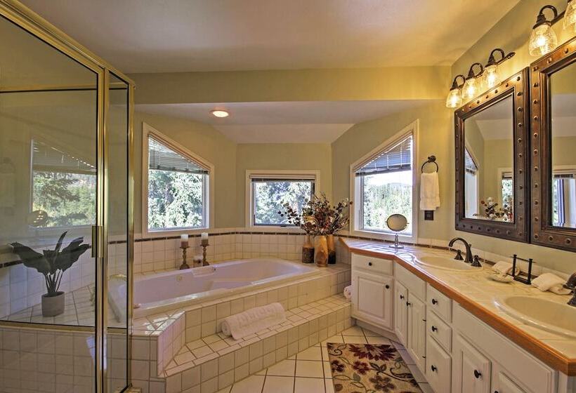 Mtn View Breck Home W/ Hot Tub ~ 1 Mi To Ski Lift!