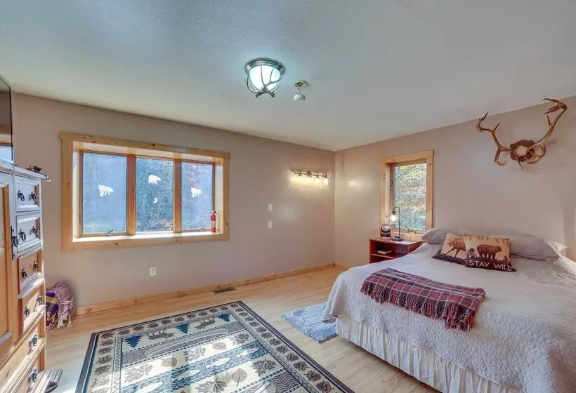 Paradise Cottage: Trail Access Nearby