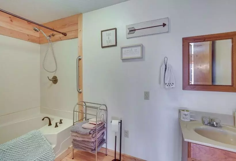 Paradise Cottage: Trail Access Nearby