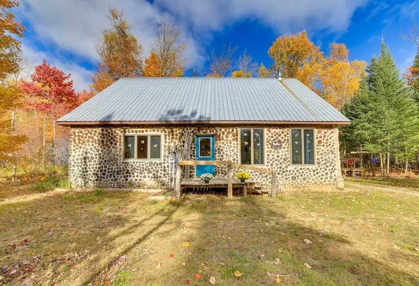 Paradise Cottage: Trail Access Nearby