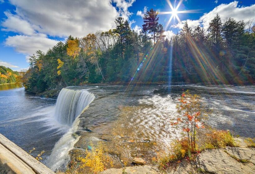 Paradise Cottage: Trail Access Nearby