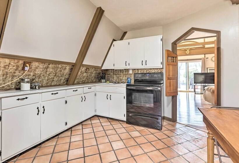 Peaceful Mt Sterling Cabin: Deck & Fire Pit!