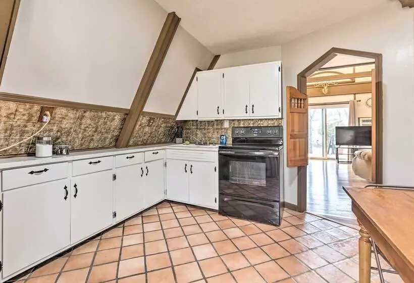 Peaceful Mt Sterling Cabin: Deck & Fire Pit!