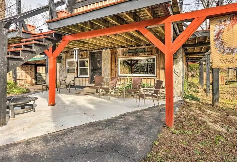 Peaceful Mt Sterling Cabin: Deck & Fire Pit!