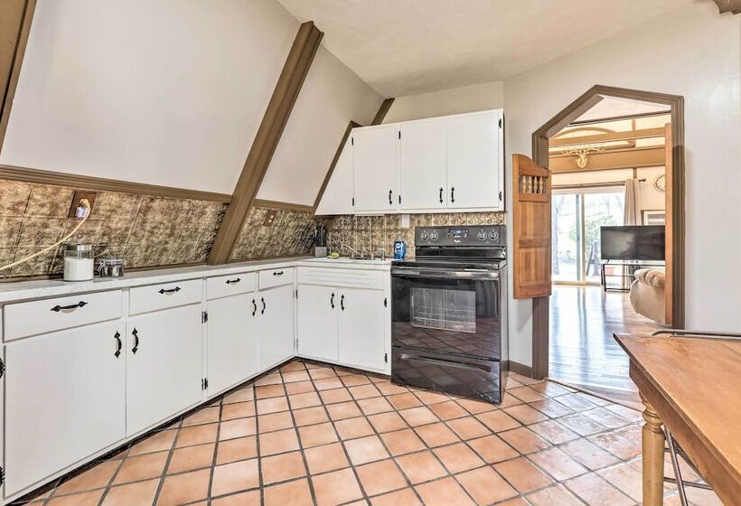 Peaceful Mt Sterling Cabin: Deck & Fire Pit!