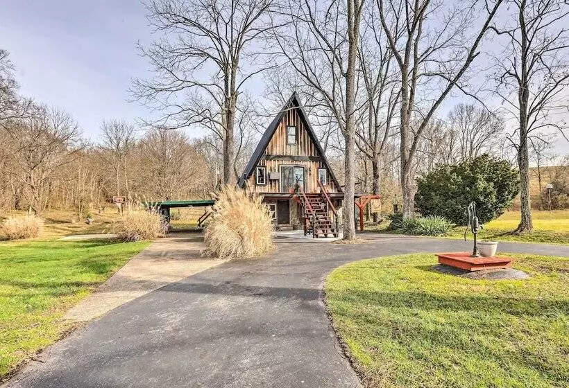Peaceful Mt Sterling Cabin: Deck & Fire Pit!