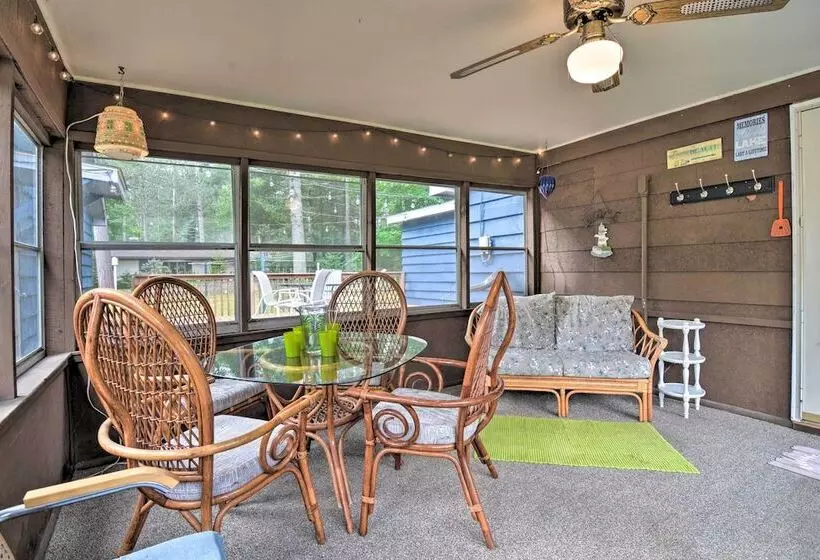 Roscommon Cabin W/ Fire Pit: Walk To Higgins Lake!