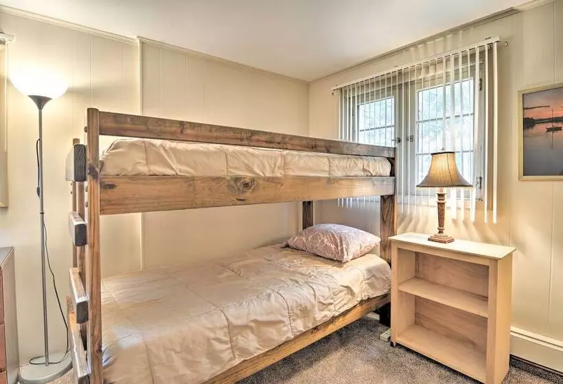 Roscommon Cabin W/ Fire Pit: Walk To Higgins Lake!