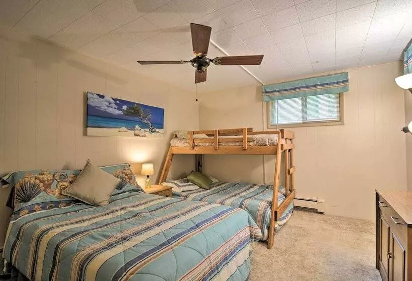 Roscommon Cabin W/ Fire Pit: Walk To Higgins Lake!