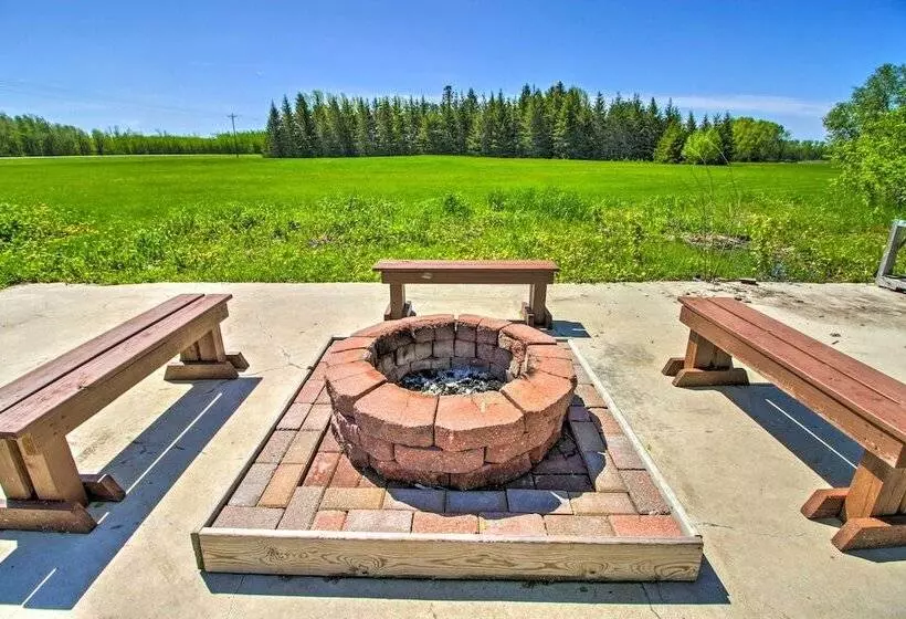Rural  Harry S House  W/ Fire Pit On 20 Acres