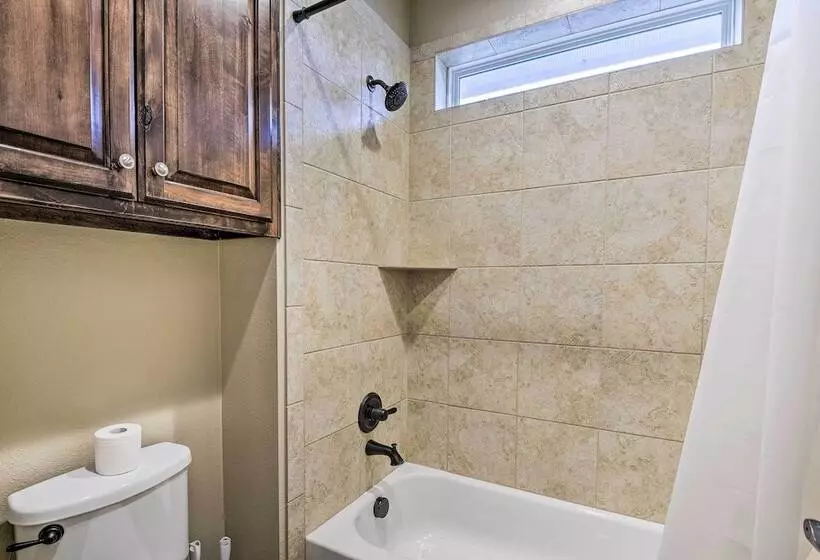 Secluded Krum Home W/ Patio & Gas Grill!