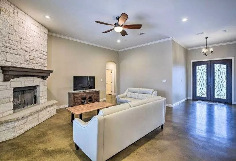 Secluded Krum Home W/ Patio & Gas Grill!