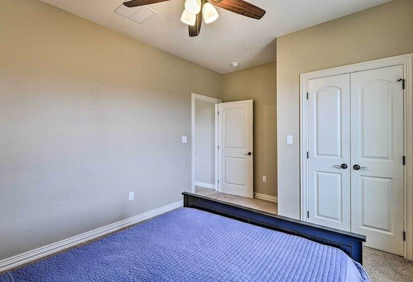 Secluded Krum Home W/ Patio & Gas Grill!