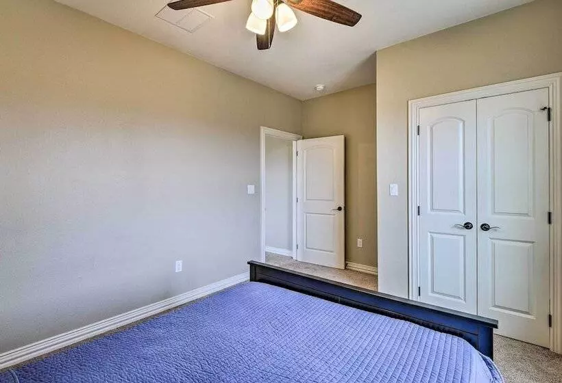 Secluded Krum Home W/ Patio & Gas Grill!