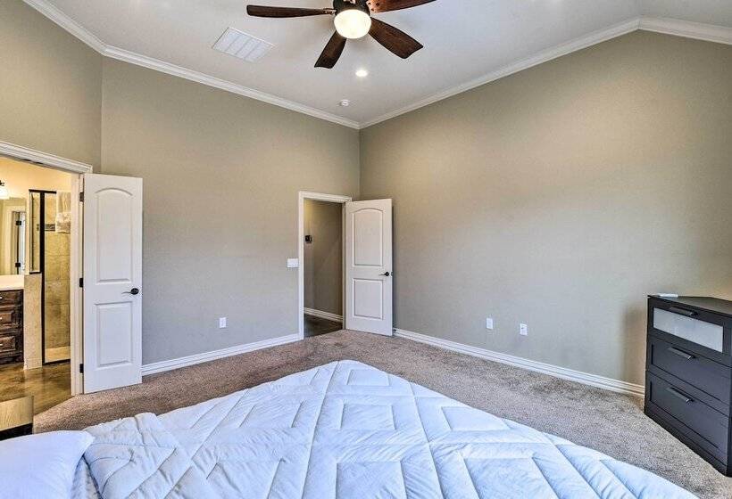 Secluded Krum Home W/ Patio & Gas Grill!