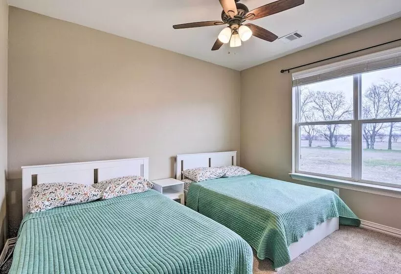 Secluded Krum Home W/ Patio & Gas Grill!