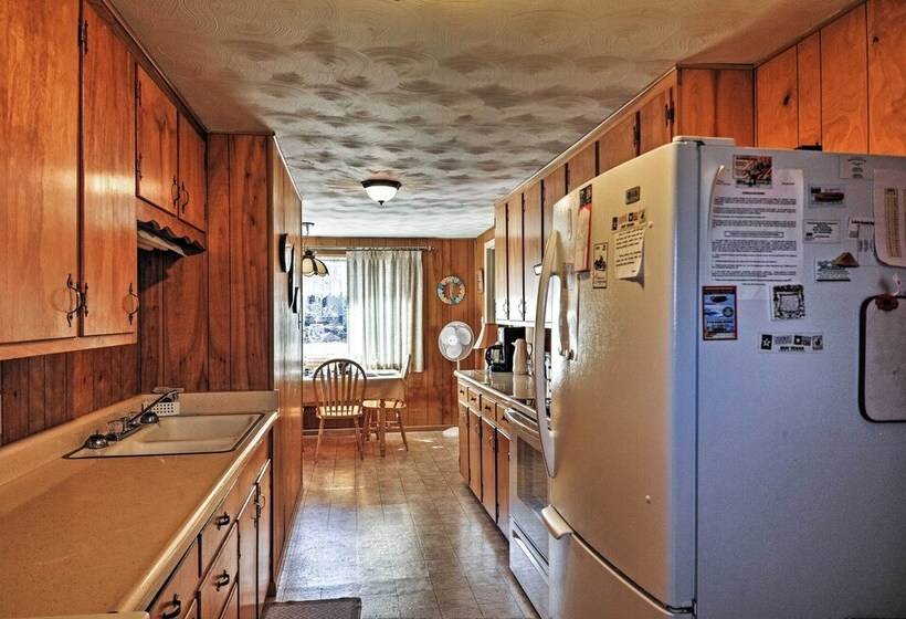 South Fork Log Cabin W/ Beautiful Mountain Views!