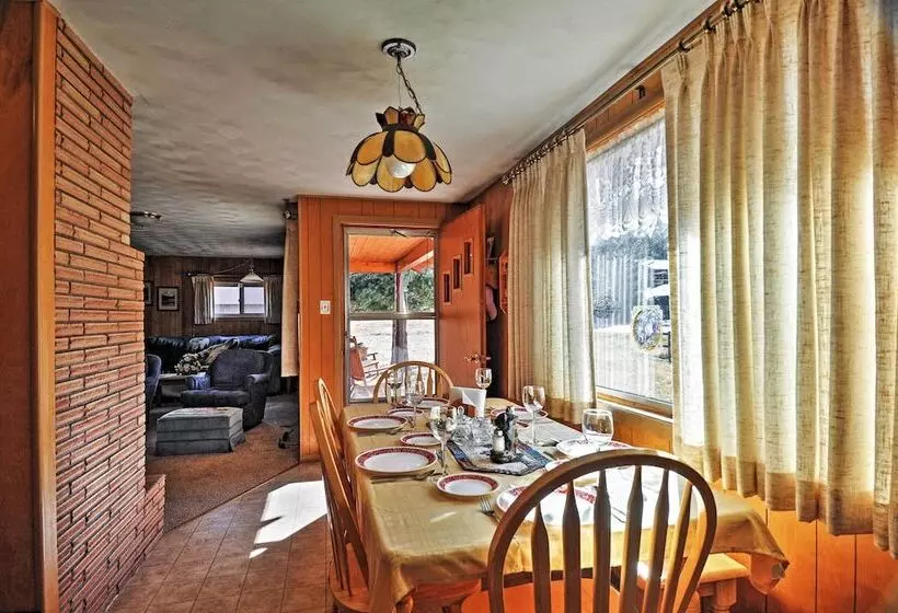 South Fork Log Cabin W/ Beautiful Mountain Views!