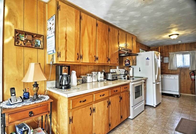 South Fork Log Cabin W/ Beautiful Mountain Views!