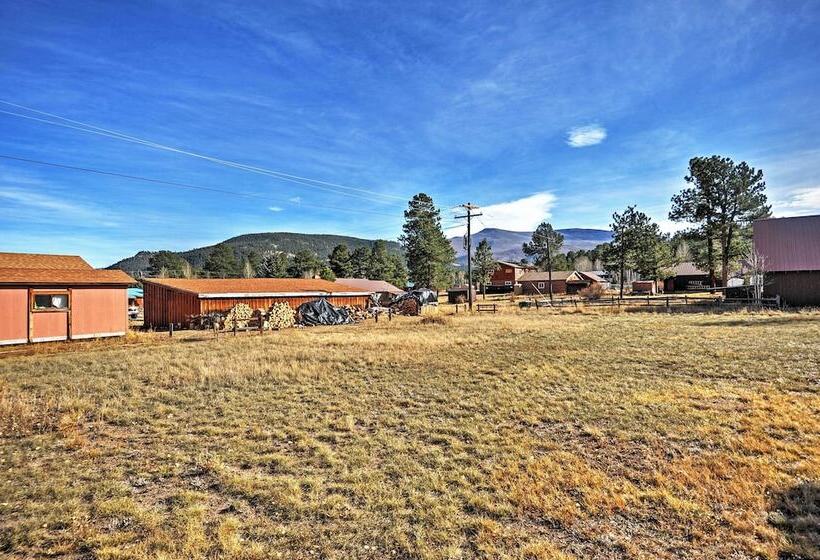 South Fork Log Cabin W/ Beautiful Mountain Views!