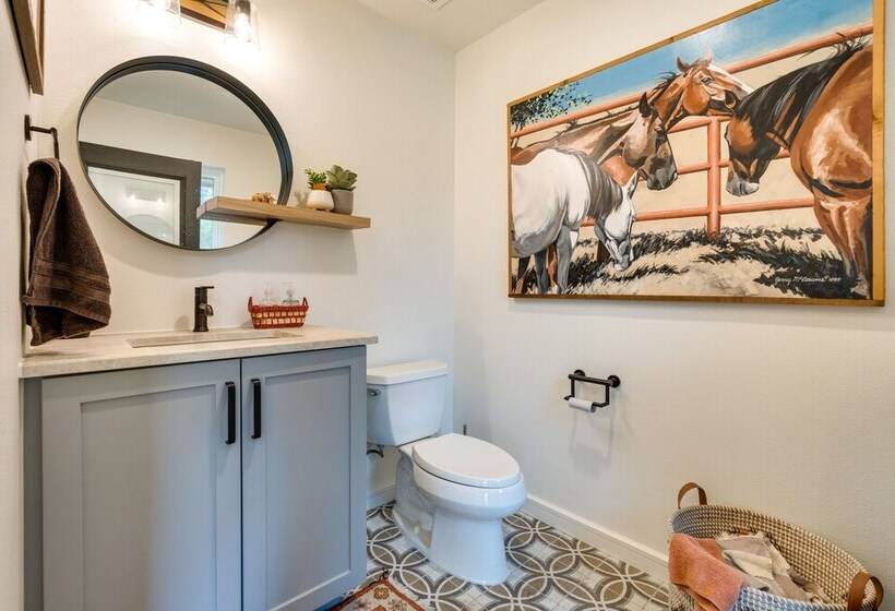 Spacious Texas Abode Patio, Pool, & Fire Pit