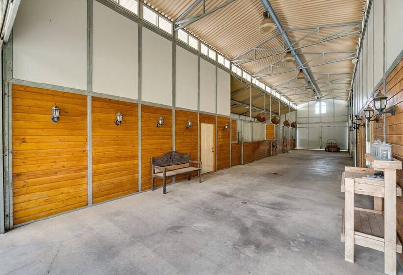 Spacious Texas Abode Patio, Pool, & Fire Pit