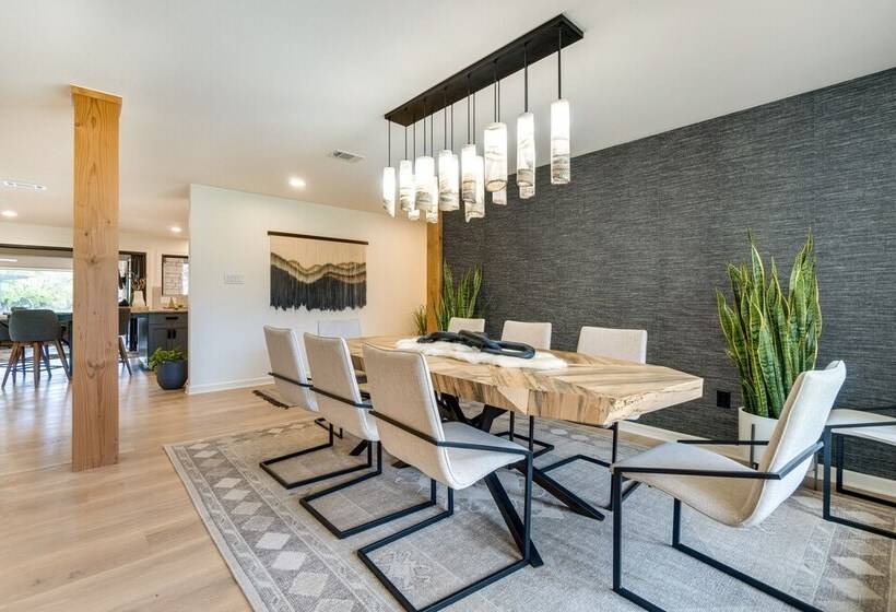 Spacious Texas Abode Patio, Pool, & Fire Pit