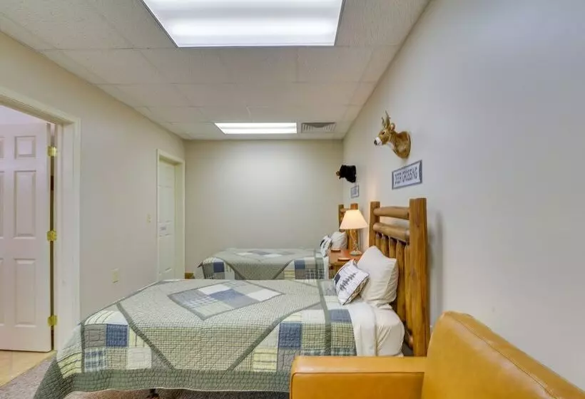 The Eagles Nest At Alpine  Cabin W/ Fireplace!