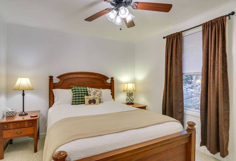 The Eagles Nest At Alpine  Cabin W/ Fireplace!