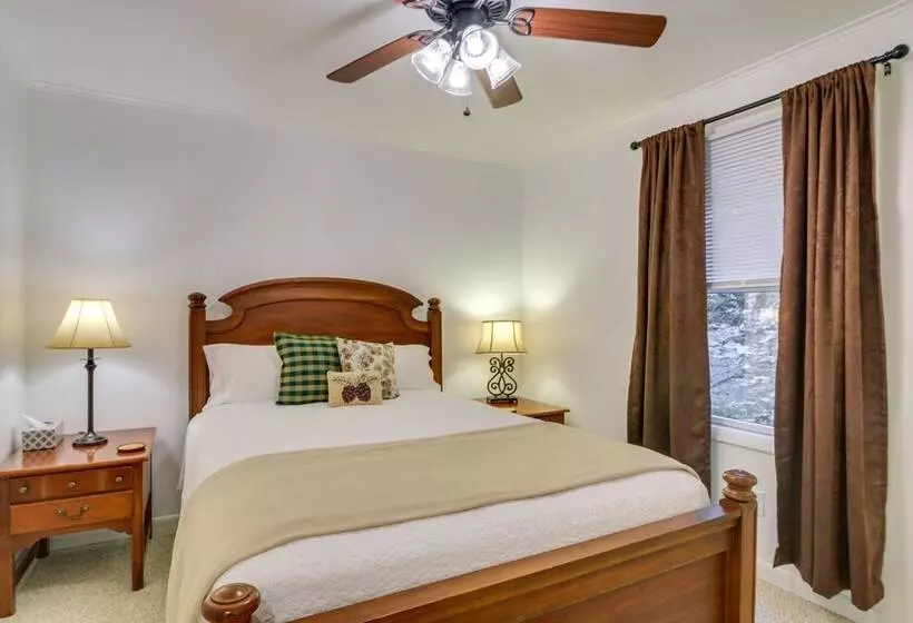 The Eagles Nest At Alpine  Cabin W/ Fireplace!