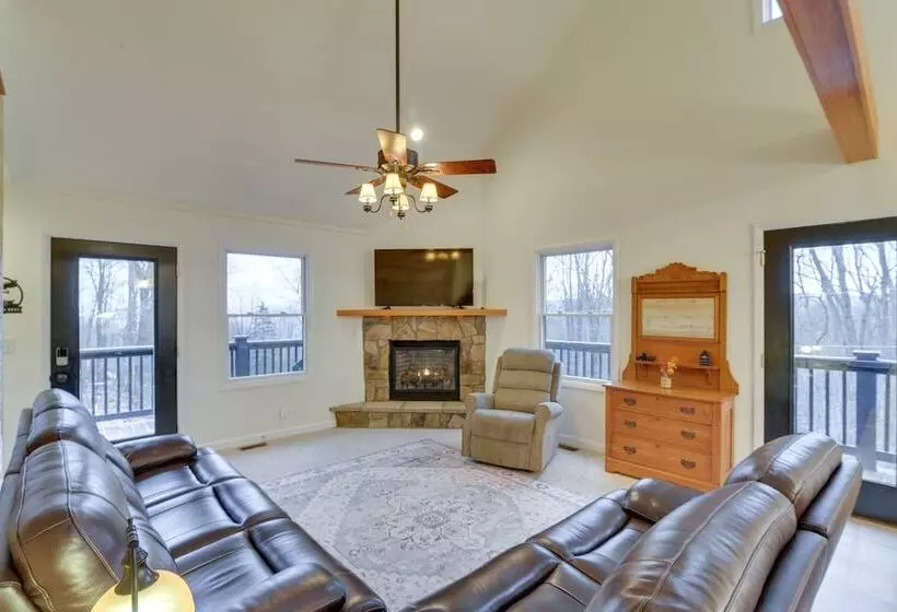 The Eagles Nest At Alpine  Cabin W/ Fireplace!