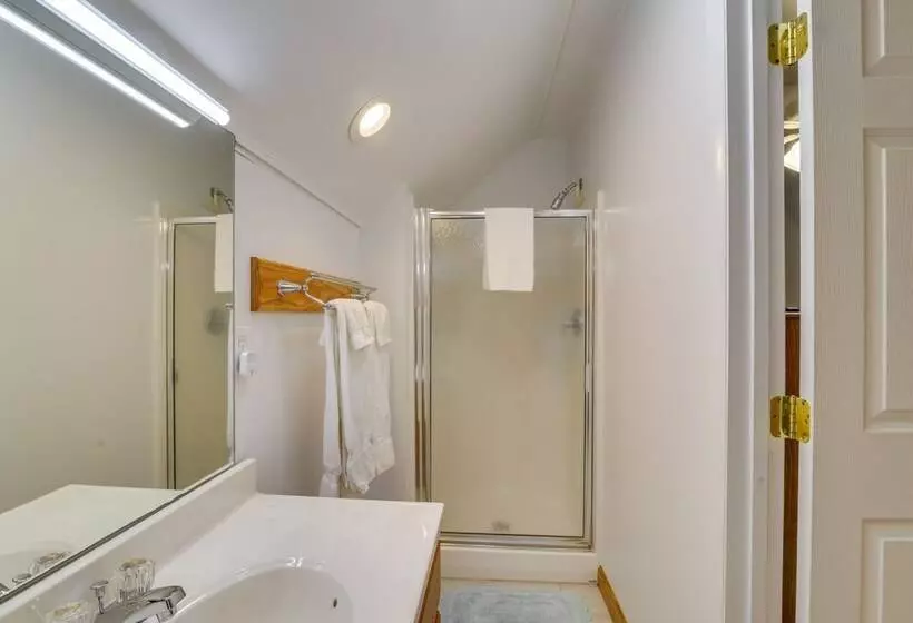 The Eagles Nest At Alpine  Cabin W/ Fireplace!