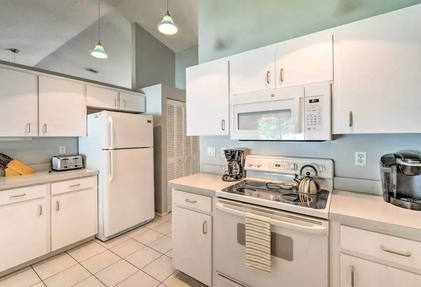 4 Mi To Beaches: Home W/ Lanai & Yard In Venice!