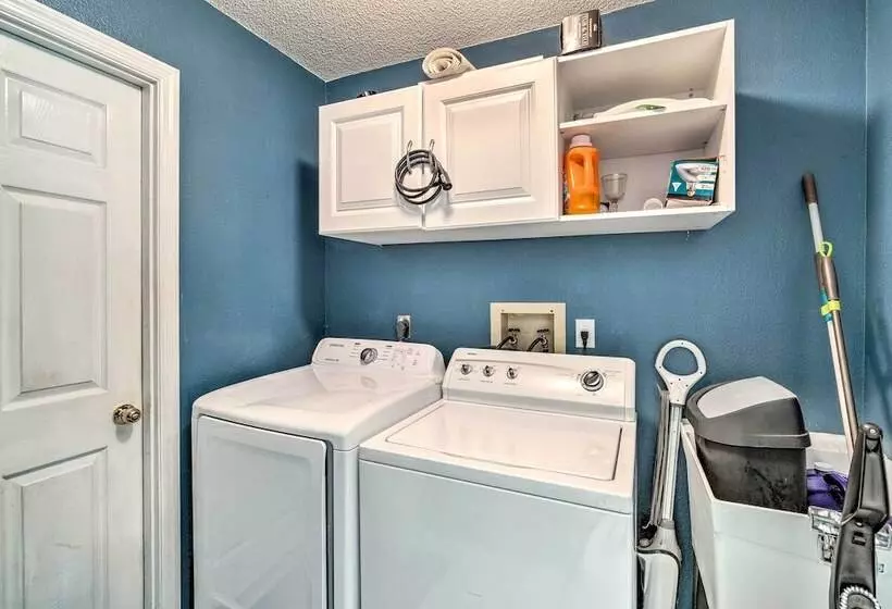 4 Mi To Beaches: Home W/ Lanai & Yard In Venice!