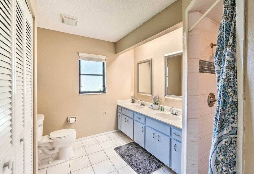 4 Mi To Beaches: Home W/ Lanai & Yard In Venice!