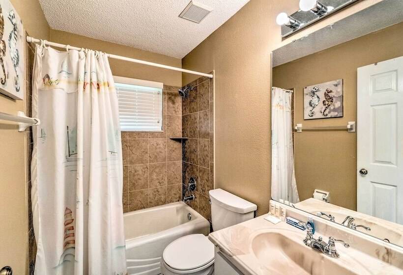 4 Mi To Beaches: Home W/ Lanai & Yard In Venice!