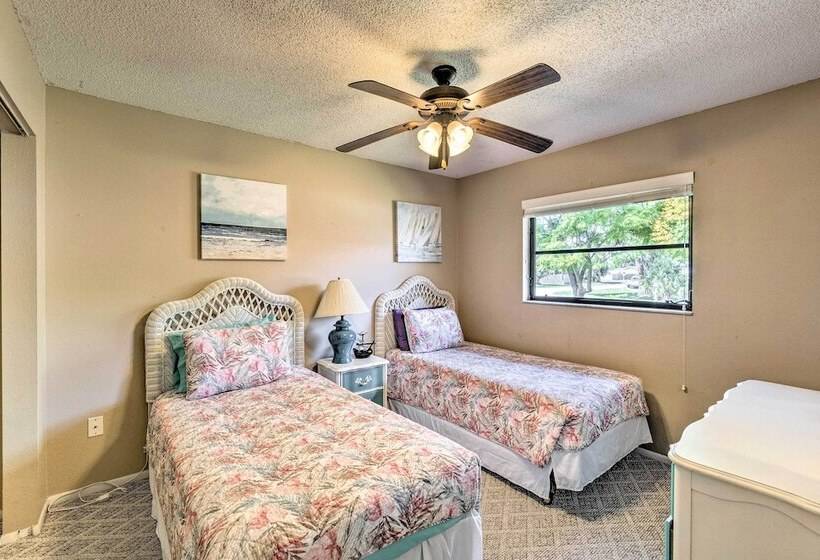 4 Mi To Beaches: Home W/ Lanai & Yard In Venice!