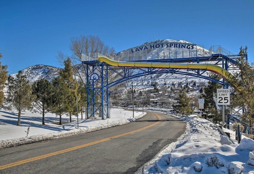 Walk To Lava Hot Springs Pools From Cozy Cabin!